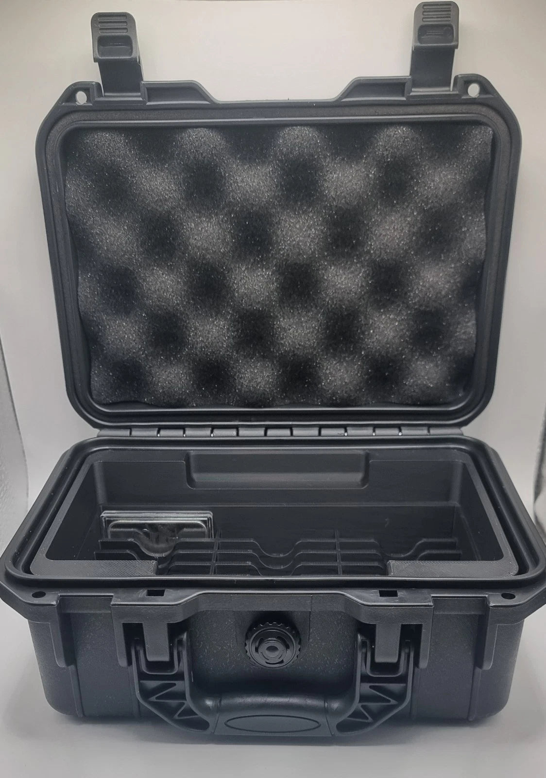 1oz Bars & 1oz Coins Waterproof Hard Carry Case – Dual Storage